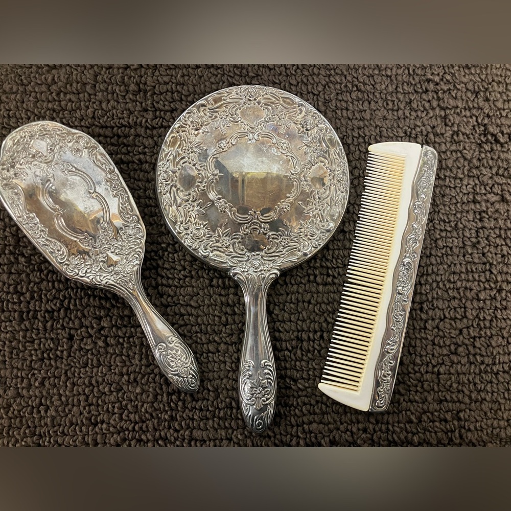 Vintage, 3 piece silver plated vanity set.